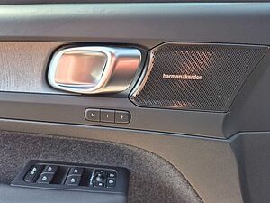 Volvo  Plus Dark 2WD B3