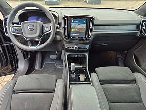 Volvo  Plus Recharge Pure Electric AWD