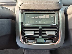 Volvo  Ultra Dark AWD B5/Massage/B&W/Akustik