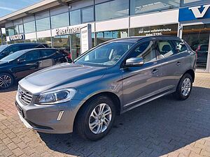 Volvo  D4 Momentum 2WD