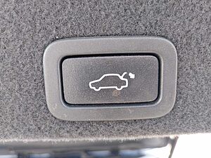 Volvo  D4 Momentum 2WD