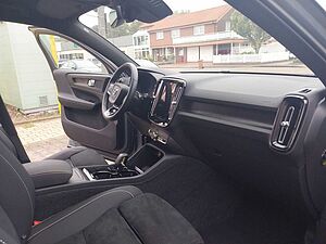 Volvo  Plus Recharge Pure Electric AWD