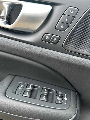 Volvo  Lim. Plus Dark Recharge Plug-In Hybrid AWD