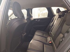 Volvo  B4 Plus Dark 2WD