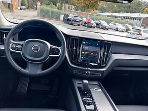 Volvo  B4 Plus Dark 2WD
