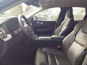 Volvo  B4 Plus Dark 2WD