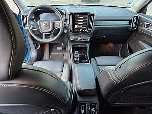 Volvo  Plus Dark Recharge Plug-In Hybrid 2WD