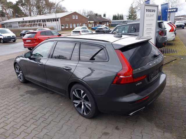 Volvo  Kombi Plus Dark Recharge Plug-In Hybrid AWD