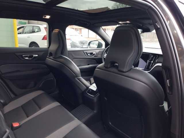 Volvo  Kombi Plus Dark Recharge Plug-In Hybrid AWD