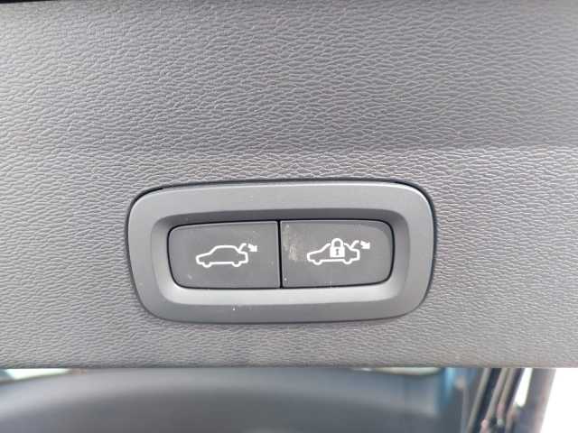 Volvo  Plus Recharge Pure Electric 2WD