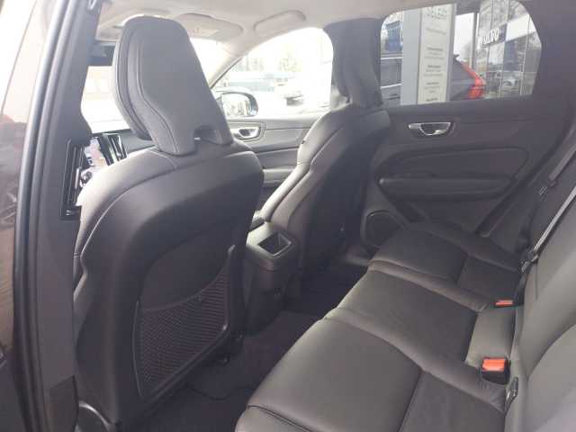 Volvo  B4 Plus Dark 2WD, AHK, ACC