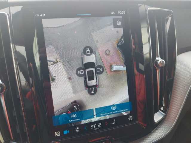 Volvo  B4 Plus Dark 2WD, AHK, ACC