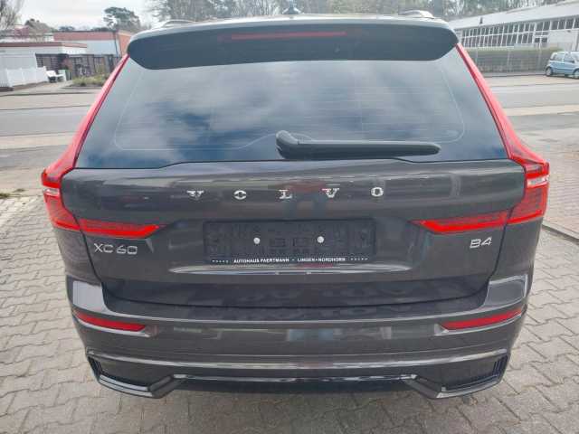 Volvo  B4 Plus Dark 2WD, AHK, ACC