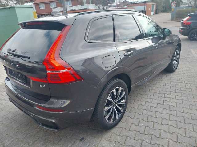 Volvo  B4 Plus Dark 2WD, AHK, ACC