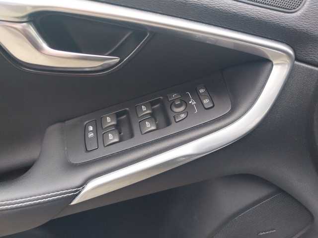 Volvo  D3 R-Design, Automatik, LED