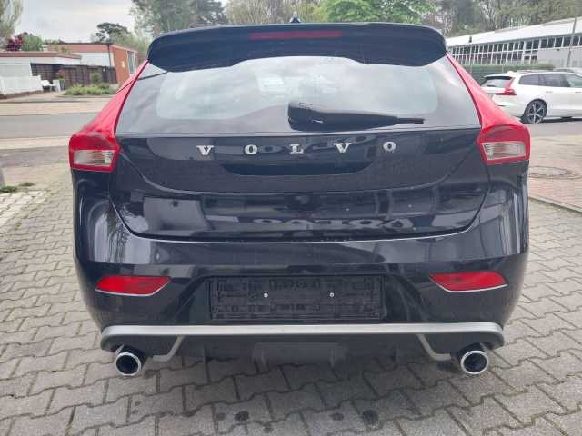 Volvo  D3 R-Design, Automatik, LED