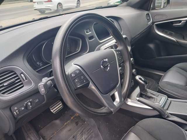 Volvo  D3 R-Design, Automatik, LED