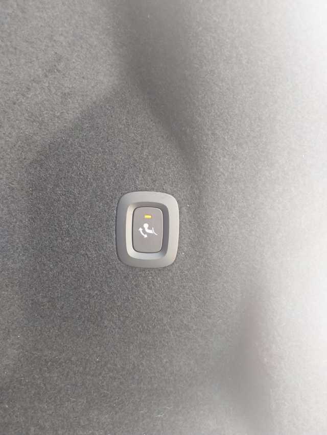 Volvo  B4 Plus Dark 'belüftete Sitze, Panorama'