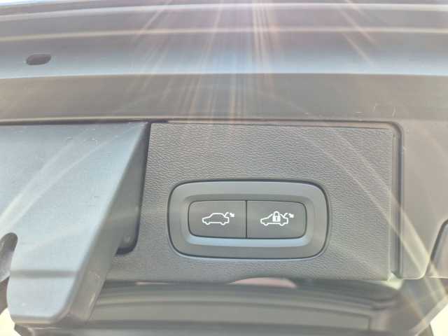 Volvo  Plus Dark AWD