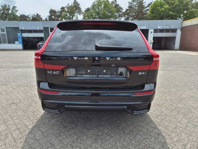 Volvo  Plus Dark AWD