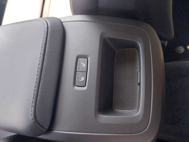 Volvo  B4 Plus Dark 2WD