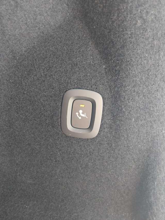 Volvo  B4 Plus Dark 2WD
