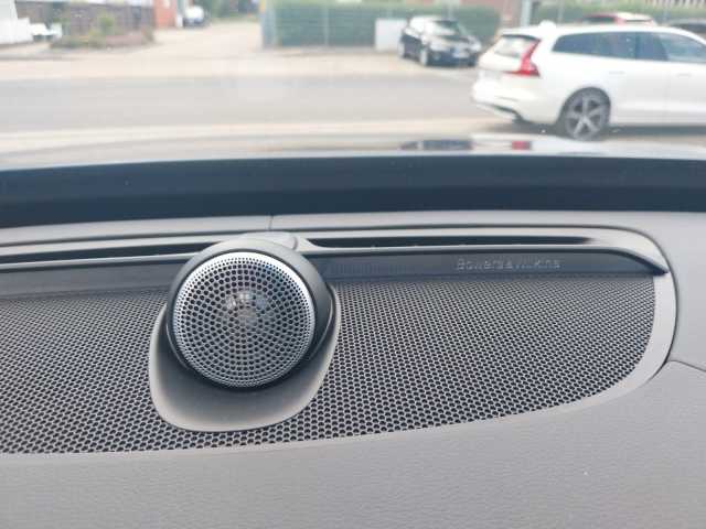 Volvo  T8 Ultra Dark Plug-In Hybrid AWD B&W Sound