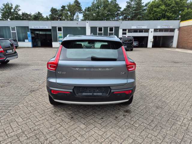 Volvo  Momentum AWD D4
