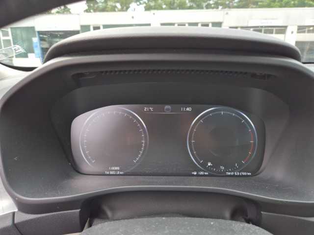 Volvo  Momentum AWD D4