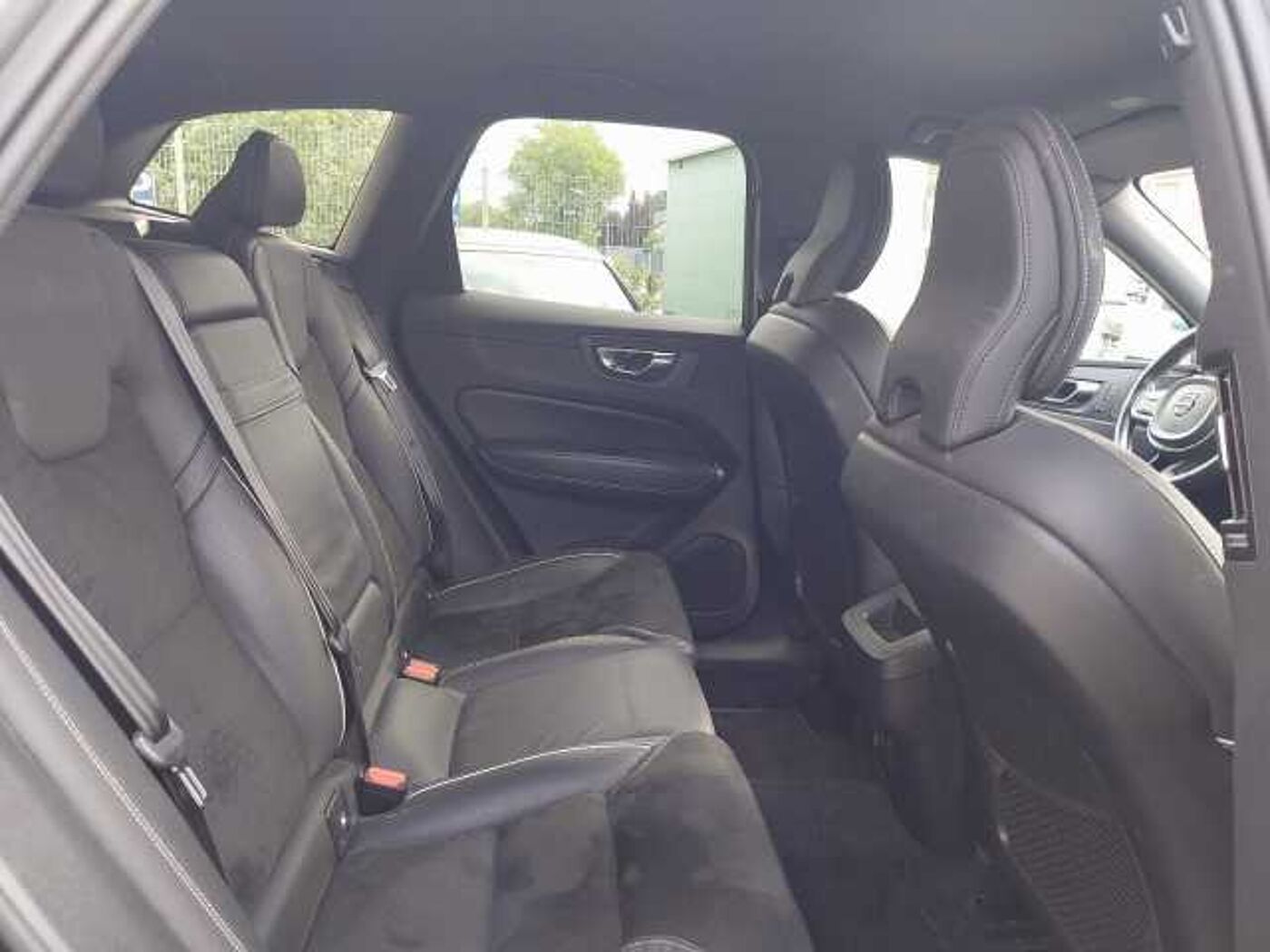 Volvo  D3 R Design 2WD, BLIS,  VOLL LED, AHK