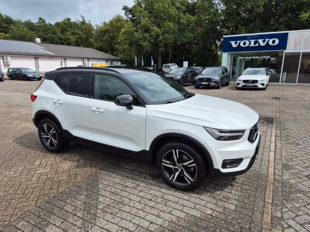 Volvo  R-Design  D4 AWD