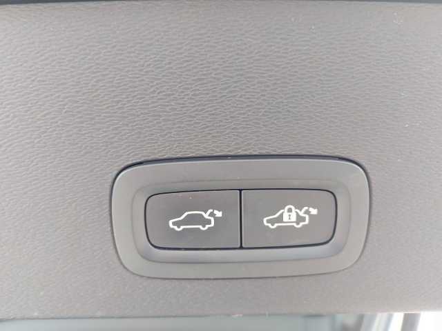 Volvo  Plus Recharge Pure Electric 2WD
