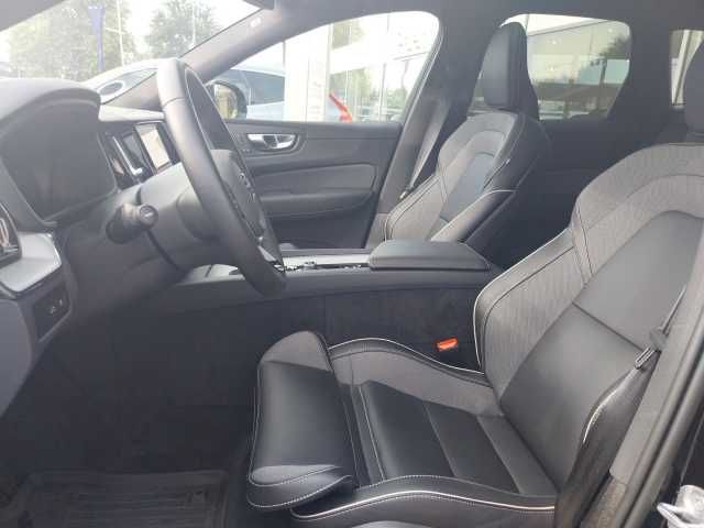 Volvo  T6 Plus Black Edition Recharge