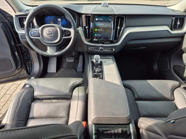 Volvo  Ultra Dark AWD B5/Massage/B&W/Akustik