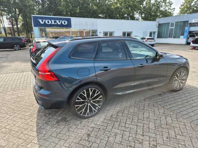 Volvo  Ultra Dark AWD B5/Massage/B&W/Akustik