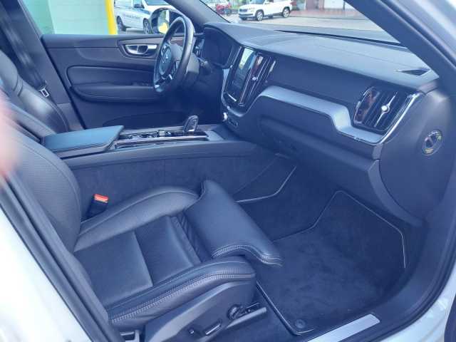 Volvo  B5 R Design AWD