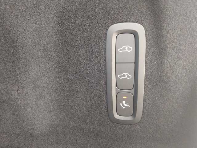 Volvo  B5 R Design AWD