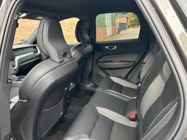 Volvo  R-Design AWD B5