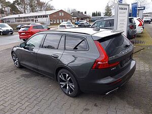 Volvo  Kombi Plus Dark Recharge Plug-In Hybrid AWD