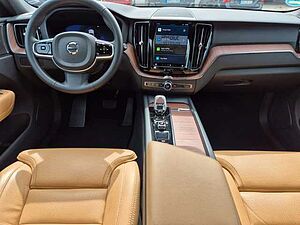 Volvo  Plus Dark AWD