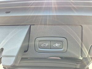 Volvo  Plus Dark AWD