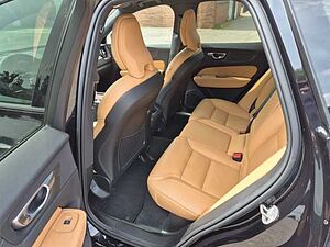 Volvo  Plus Dark AWD