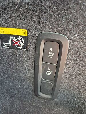 Volvo  Momentum AWD D4