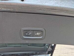 Volvo  Momentum AWD D4