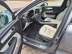 Volvo  Momentum AWD D4