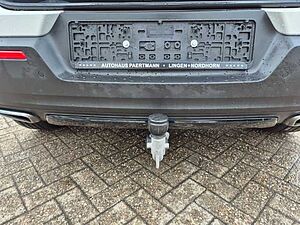 Volvo  R-Design  D4 AWD