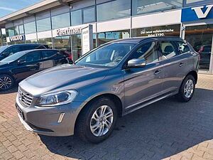 Volvo  D4 Momentum 2WD