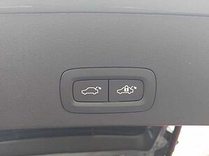 Volvo  Plus Recharge Pure Electric AWD