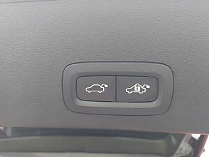 Volvo  Plus Recharge Pure Electric AWD