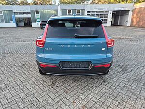 Volvo  Plus Dark Recharge Plug-In Hybrid 2WD